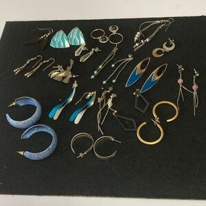 Vintage 80’s & 90’s costume pierced earrings 17 pairs all different styles